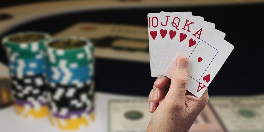 Competir en Póker con Dinero Real